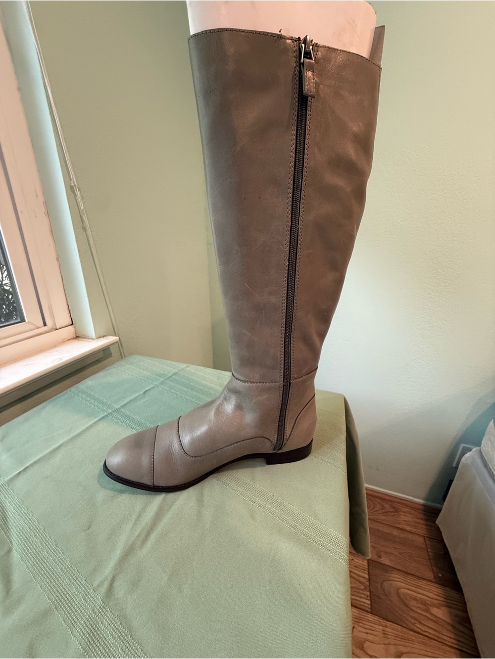 Rosegold Rossy Riding Boot Gray Leather 9.5 BNIB